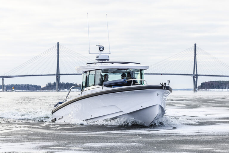 Axopar Boats’ modular design allows for extensive customization on the 29 XC Cross Cabin (28’ 8” LOA, 9’ 8” beam). The boat has a fully enclosed wheelhouse with seating for six people including flip-up and rotating bolsters for the pilot and copilot.